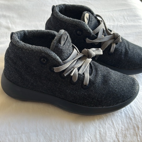Allbirds Wool Runner-up Mizzles High Top in Savanna Night Navy Sole 6 - Picture 1 of 12